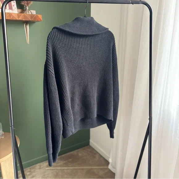 Gap Black Half-Zip Sweater - Picture 3 of 3